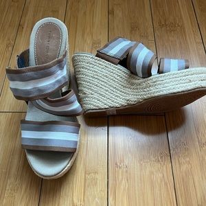 New Tommy Hilfiger women sandals, size 6, new with tag.